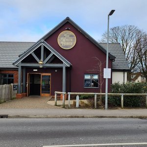 White Horse Pub & Restaurant