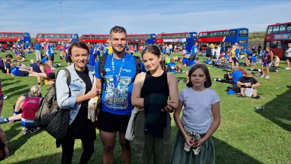 Simon, Paulina and family